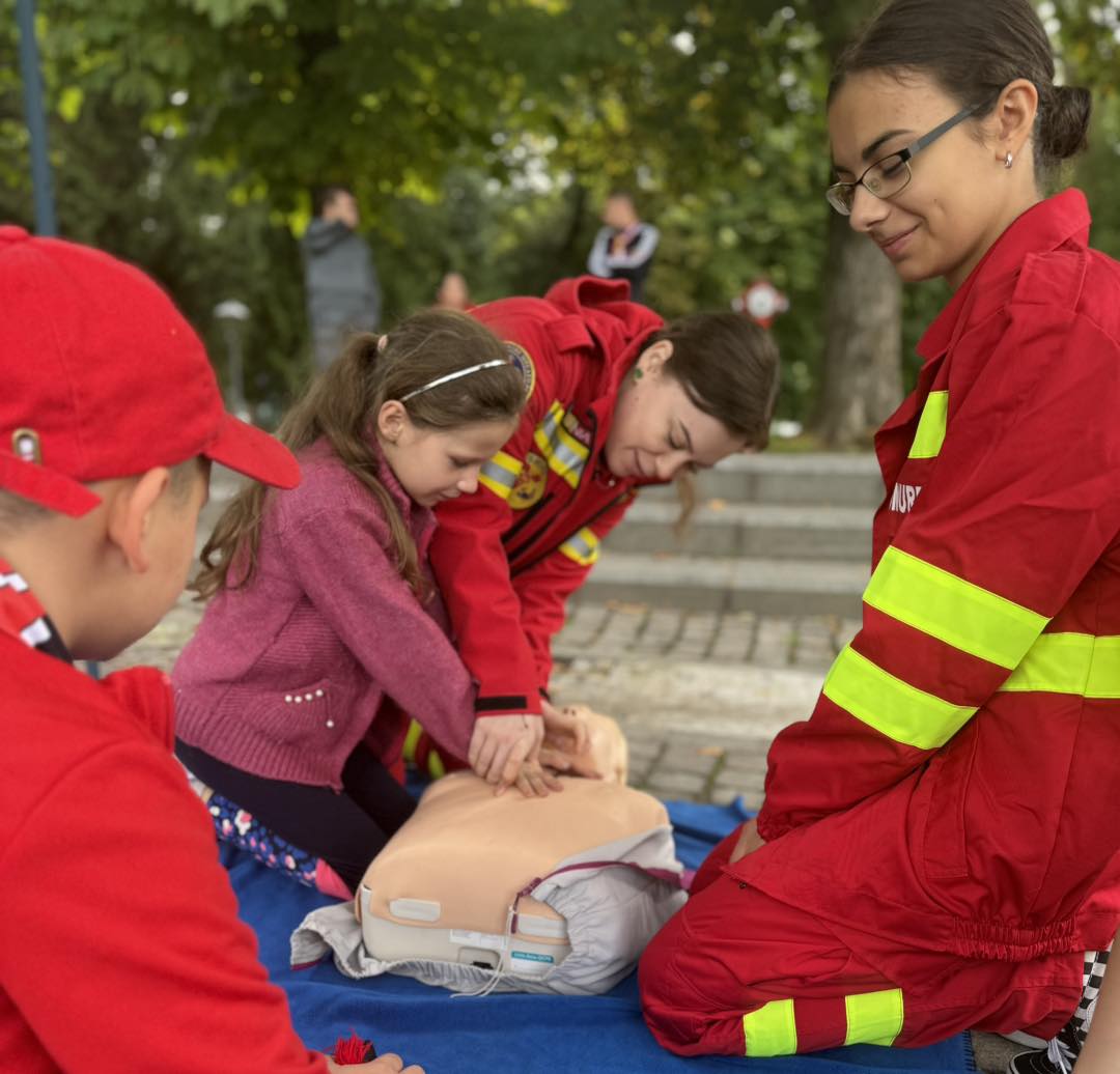 FOTO - EMOȚIONANT: Și-au sărbătorit ”DA”-ul la înălțime 8 scara pompieri 1
