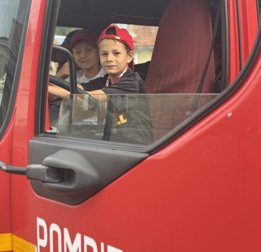 FOTO - EMOȚIONANT: Și-au sărbătorit ”DA”-ul la înălțime 12 scara pompieri 19