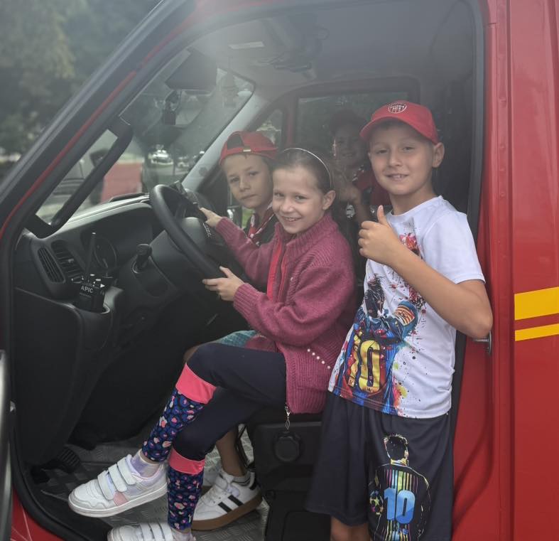 FOTO - EMOȚIONANT: Și-au sărbătorit ”DA”-ul la înălțime 10 scara pompieri 3