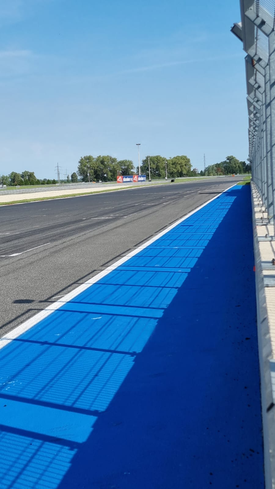 Sorin Pop vrea să cucerească circuitul Slovakiaring! Are de făcut inclusiv sărituri cu motocicleta 11 sorin pop slovacia 6