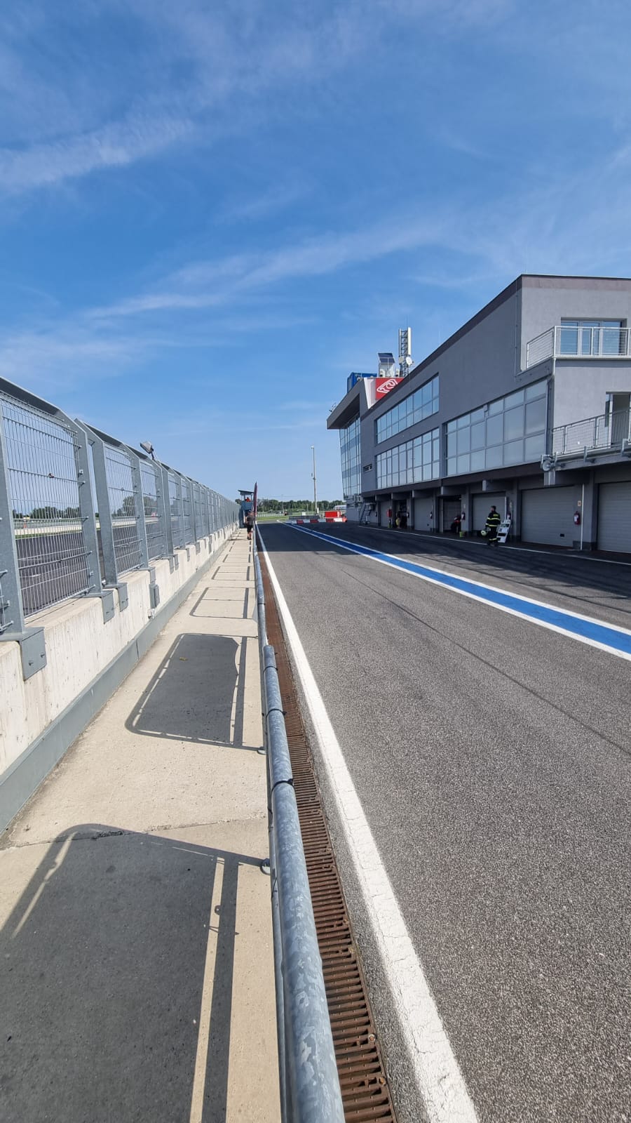 Sorin Pop vrea să cucerească circuitul Slovakiaring! Are de făcut inclusiv sărituri cu motocicleta 6 sorin pop slovacia 7