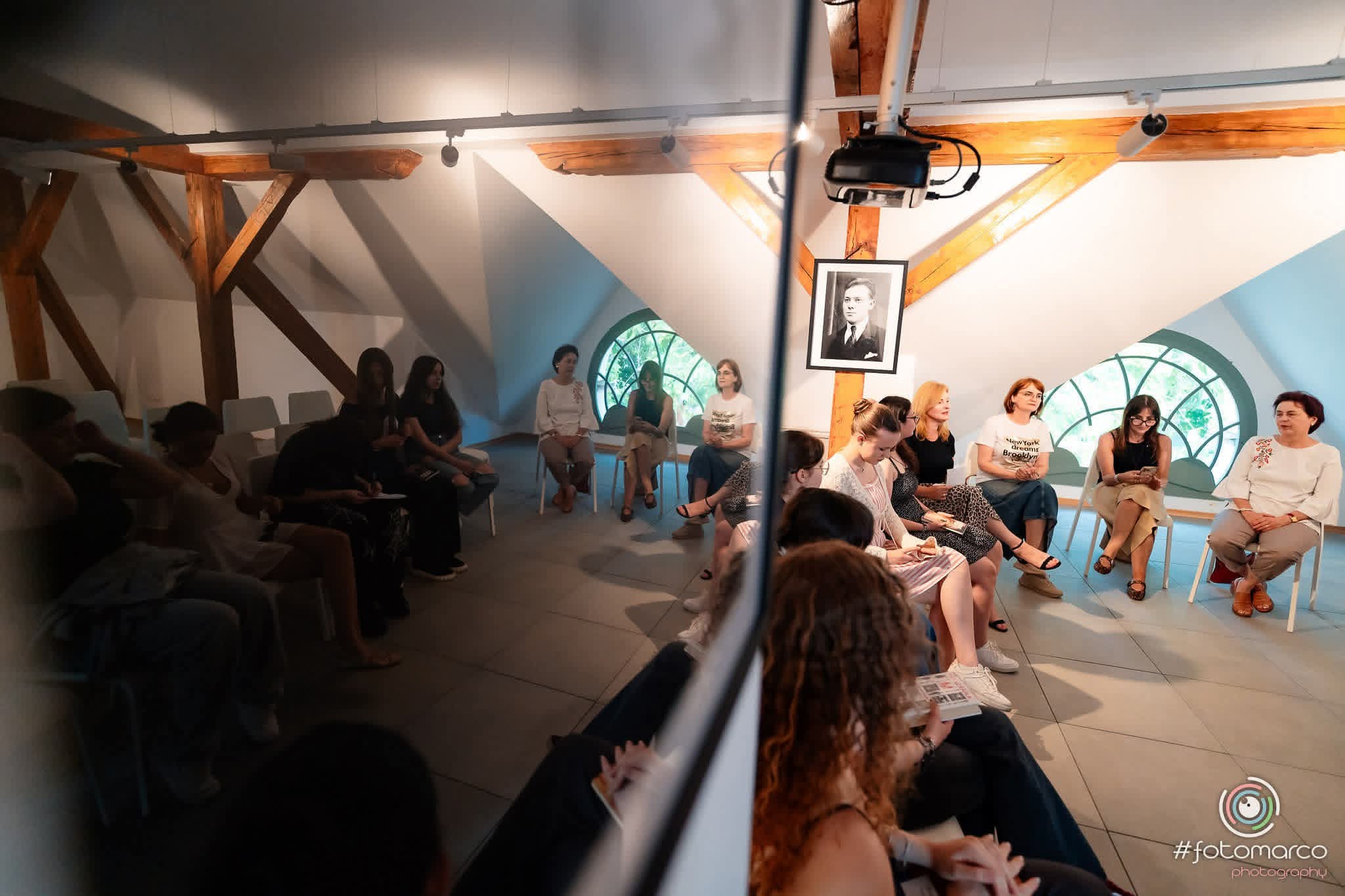 Turnul Dogarilor și zidul Cetății - restaurate de un constructor pasionat de piatră din Maieru! Tot ei au reabilitat și Casa Colecțiilor 6 casa colectiilor 1