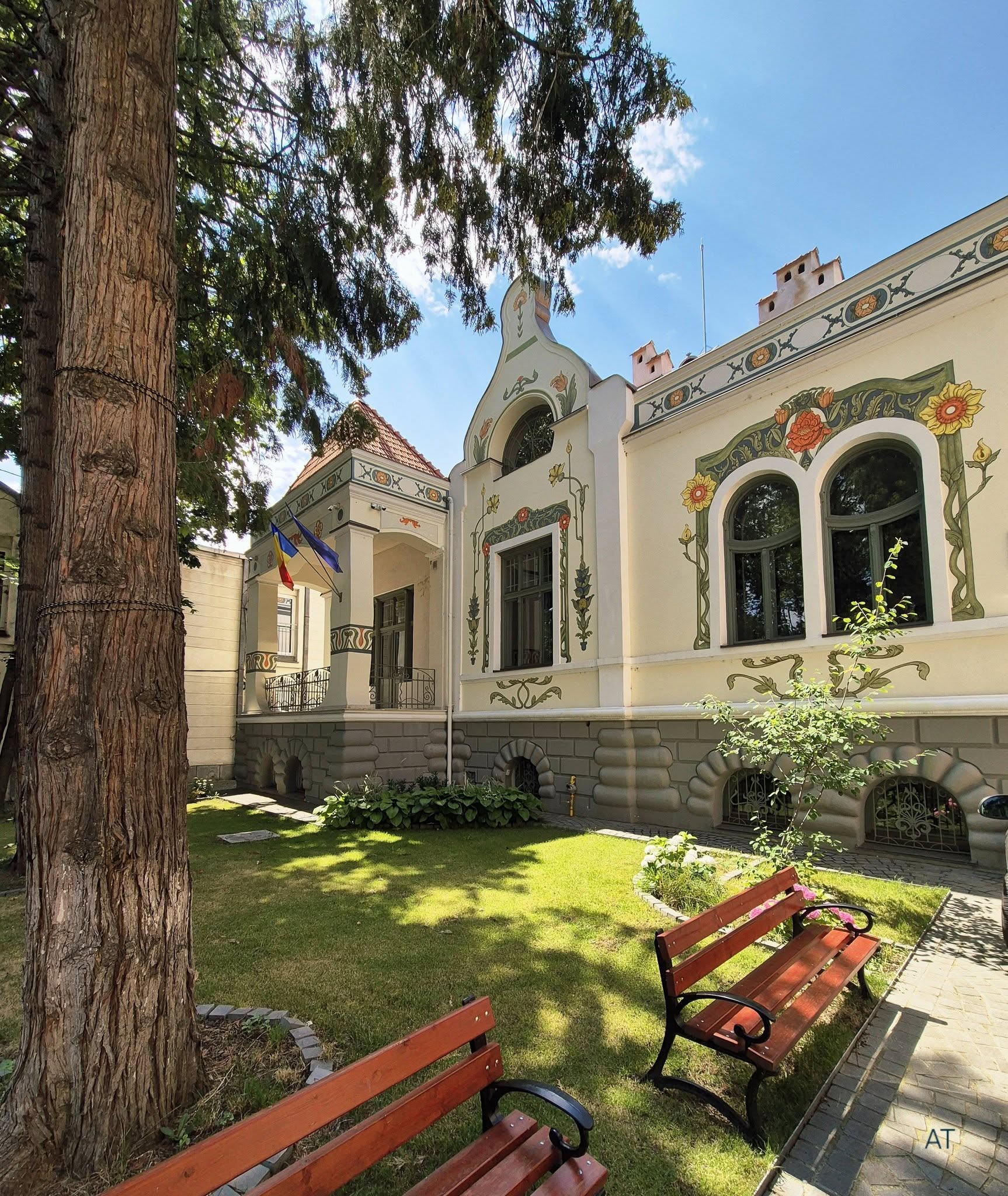 Turnul Dogarilor și zidul Cetății - restaurate de un constructor pasionat de piatră din Maieru! Tot ei au reabilitat și Casa Colecțiilor 1 casa colectiilor ANdreea Tamas 1