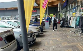 FII REPORTER: „La Mall-ul de pe Calea Moldovei au luat băncile. Și să nu uităm că…”