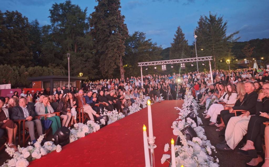 Bistrita International Fashion Island 1